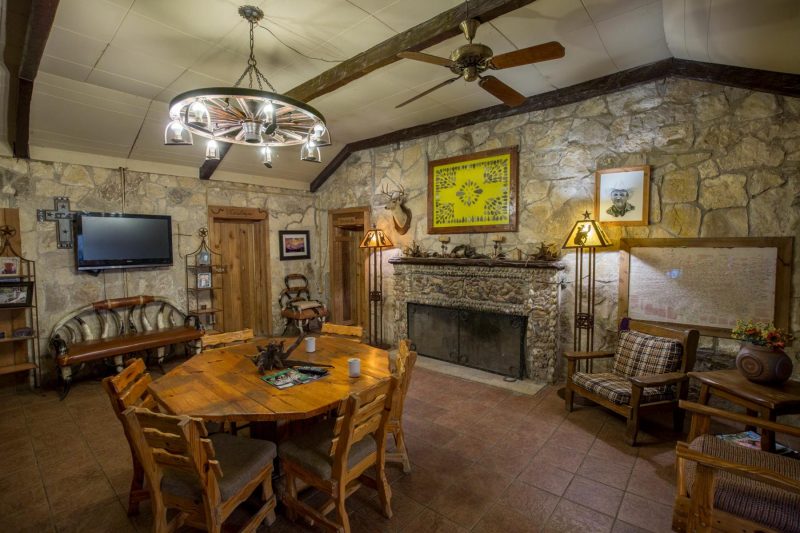 living / dining room of a cabin